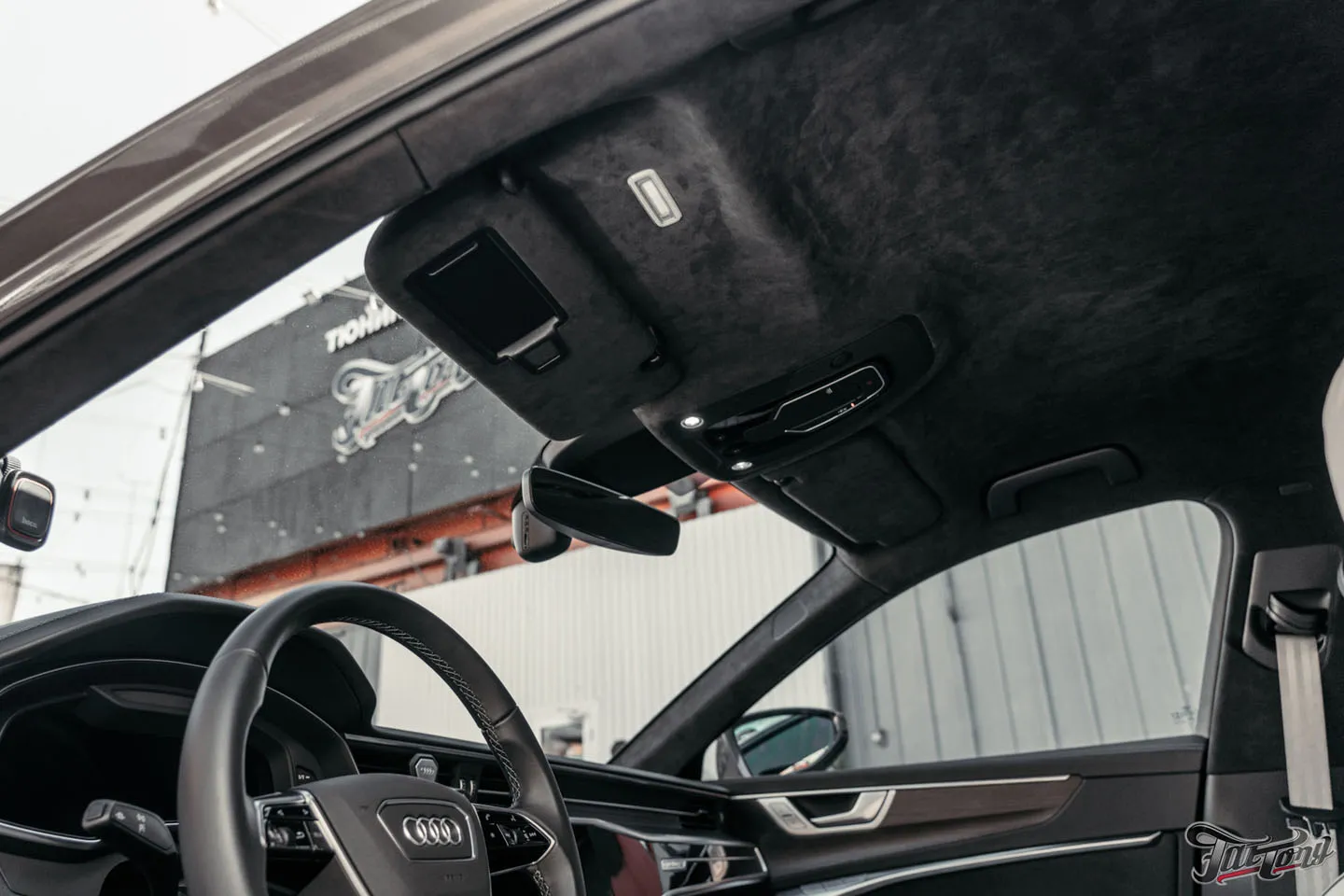 Комплексная шумоизоляция и перетяжка потолка в алькантару для Audi A6 Allroad